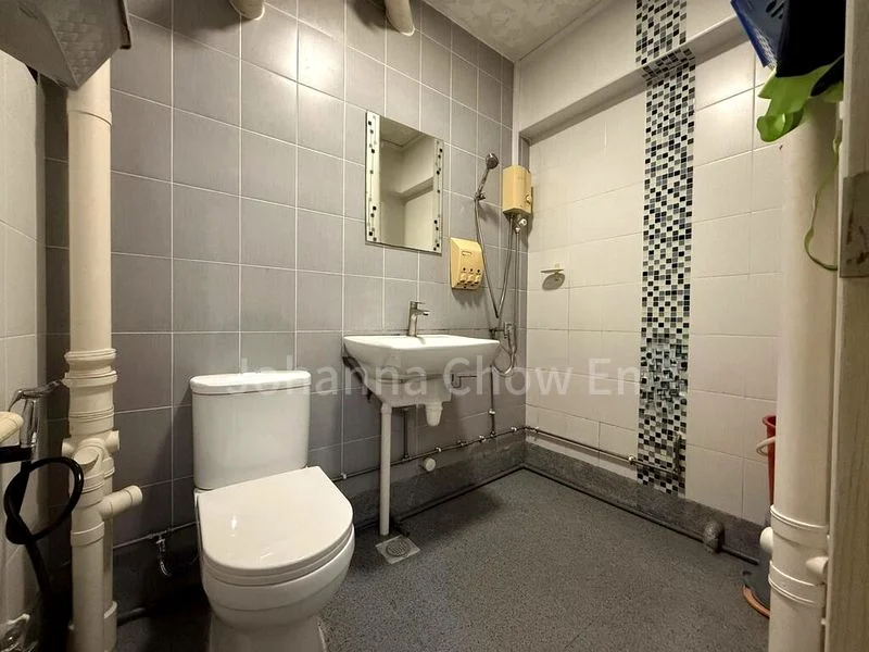 Executive HDB for Sale in 138 Tampines Street 11 - Image 1