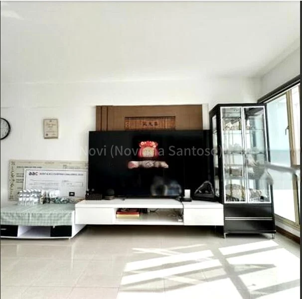 Premium HDB for Sale in  132 Edgedale Plains - Image 2