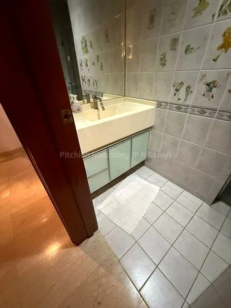 4 Bed Condo for Rent in Hazel Park Condominium - Image 4