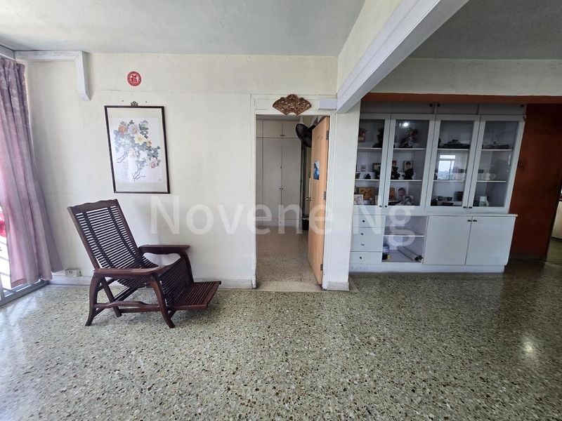 5 Room (5STD) HDB for Sale in 21 Holland Drive - Image 2
