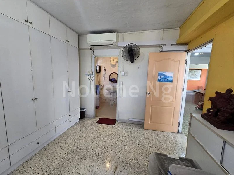 5 Room (5STD) HDB for Sale in 21 Holland Drive - Image 9