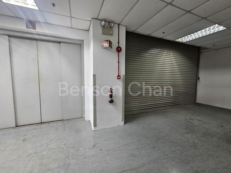Light Industrial (B1) for Rent: BTH Centre - Image 1