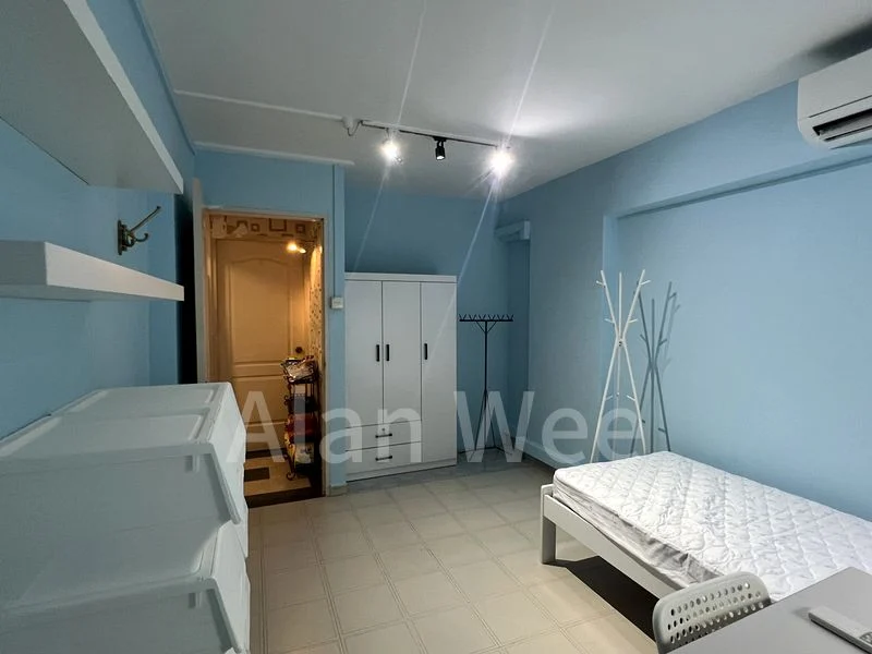 Master Room (HDB) for Rent in 374 Clementi Avenue 4 - Image 2