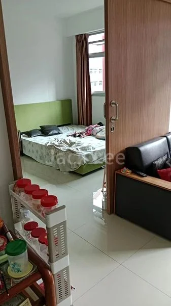 3 Room (3A) HDB for Rent in  439A Bukit Batok West Avenue 8 - Image 2