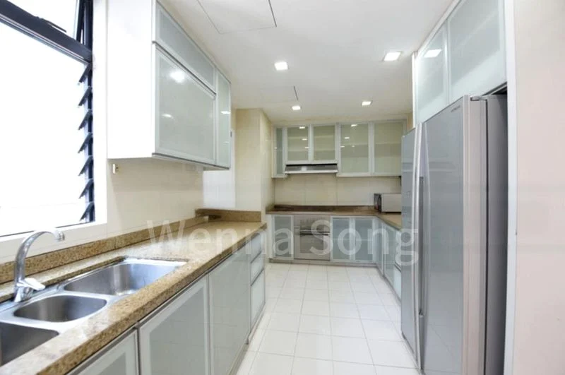 5 Bed Condo for Rent in  Spring Grove - Image 7