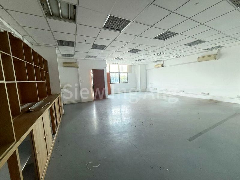 Light Industrial (B1) for Rent: Tradehub 21 - Image 6