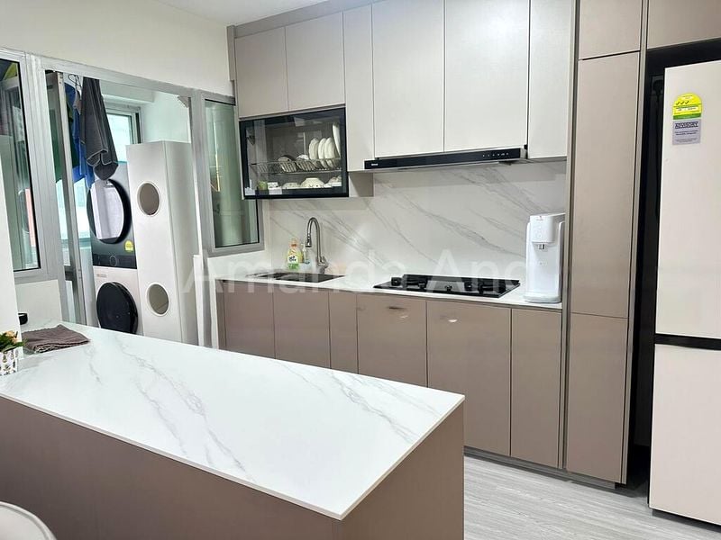 Common Room (HDB) for Rent in  561A Jurong West Street 42 - Image 4