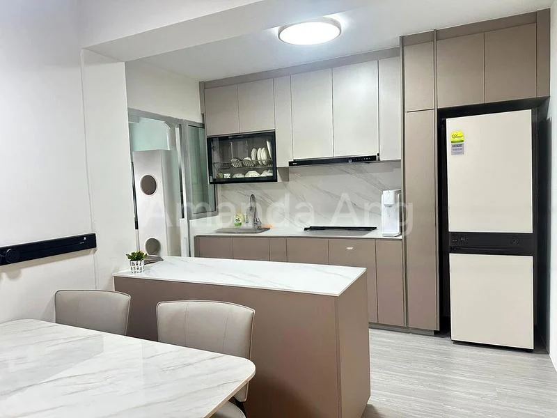 Common Room (HDB) for Rent in  561A Jurong West Street 42 - Image 5