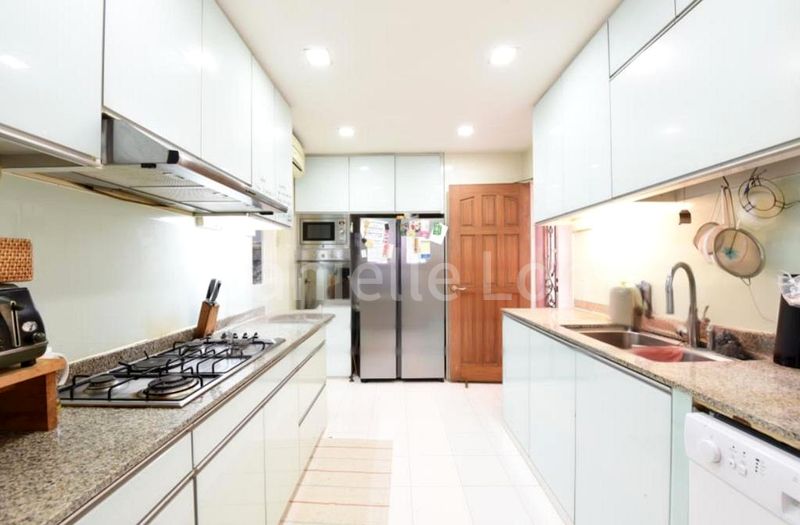 5 Bed Condo for Rent in Spring Grove - Image 8