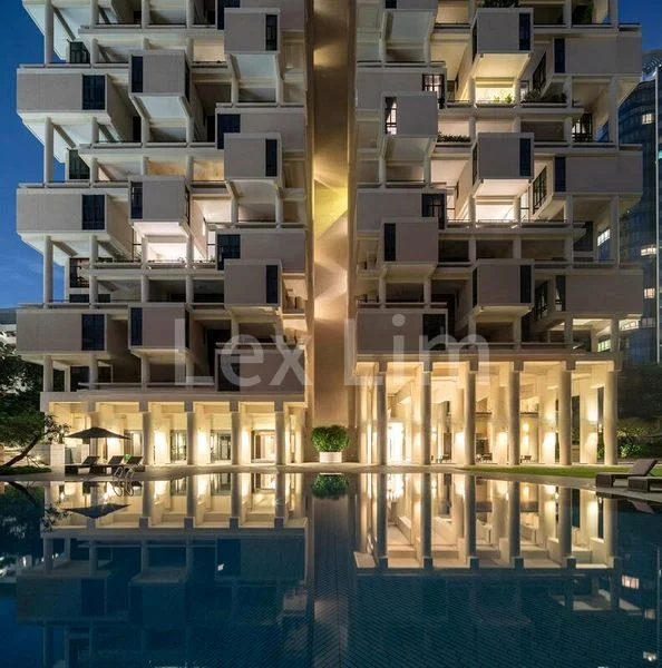 3 Bed Condo for Rent in  The Colonnade - Image 7