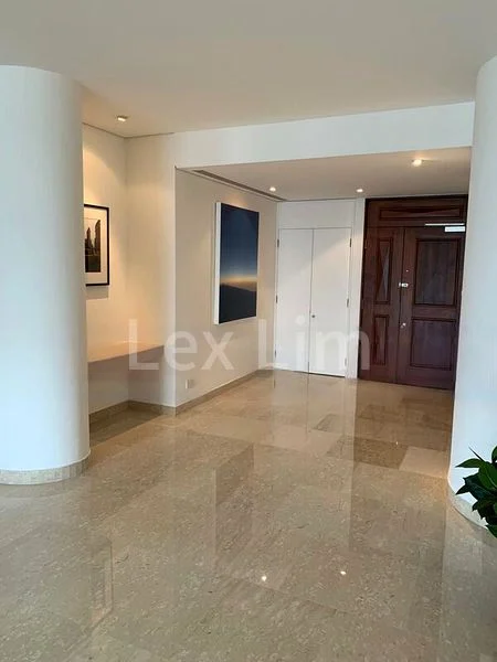 3 Bed Condo for Rent in  The Colonnade - Image 11