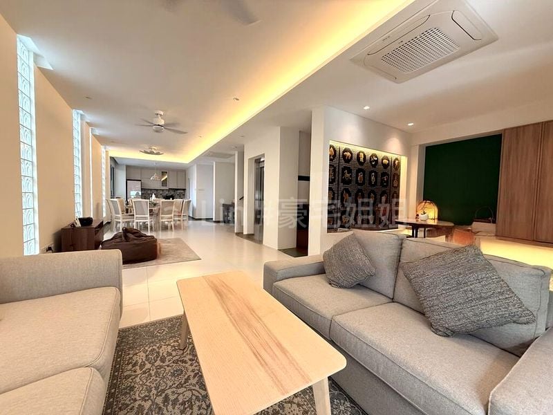 7 Bed Corner Terrace (Landed) for Sale in  Teacher's Housing Estate - Image 19