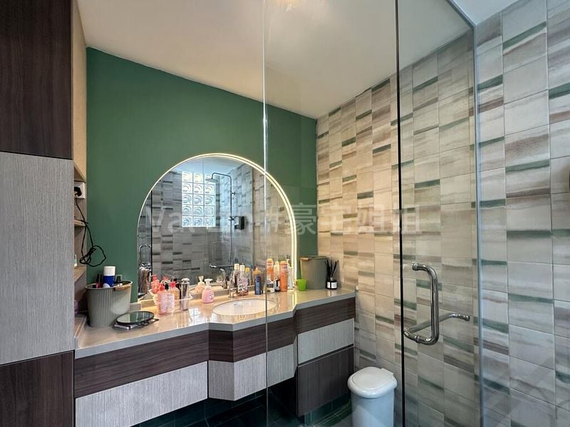 7 Bed Corner Terrace (Landed) for Sale in  Teacher's Housing Estate - Image 15