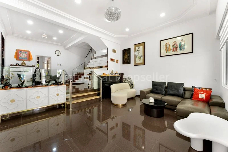 4 Bed Terraced House (Landed) for Sale in Bedok Ria - Image 3