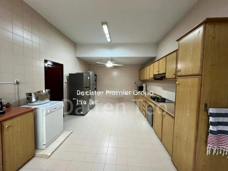 4 Bed Semi-Detached House (Landed) for Rent in Regent Villas - Image 12