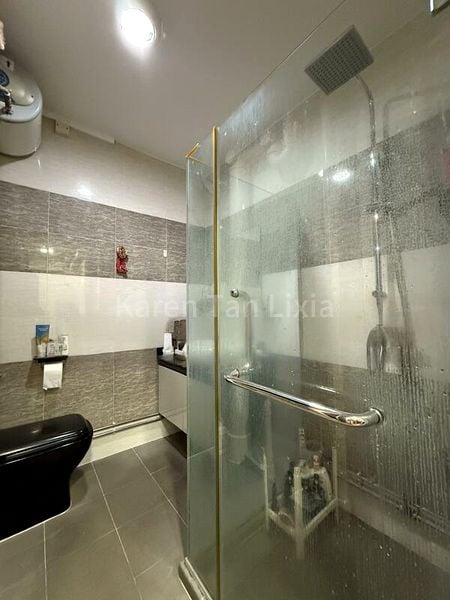 Maisonette HDB for Sale in  558 Jurong West Street 42 - Image 9