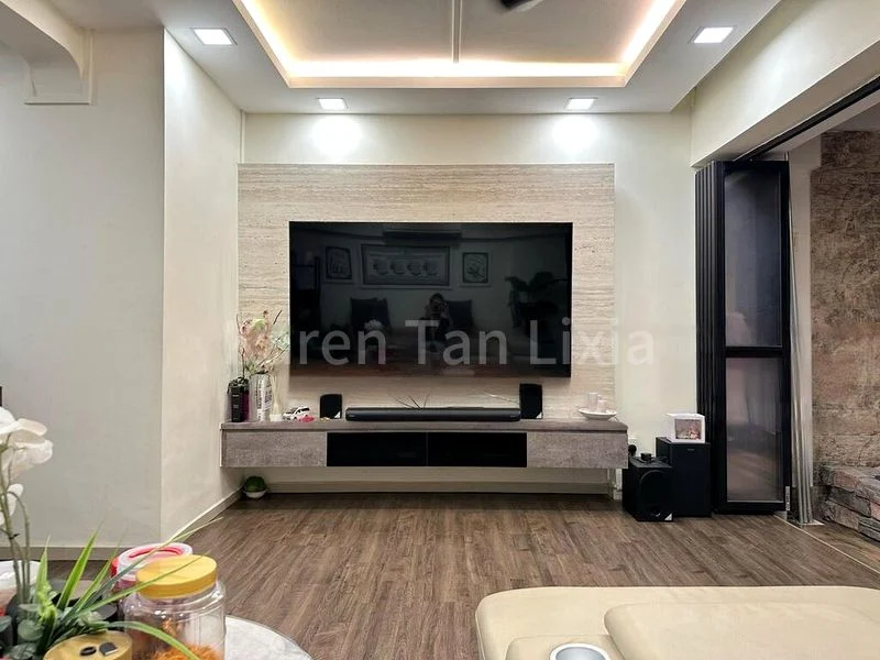 Maisonette HDB for Sale in  558 Jurong West Street 42 - Image 2