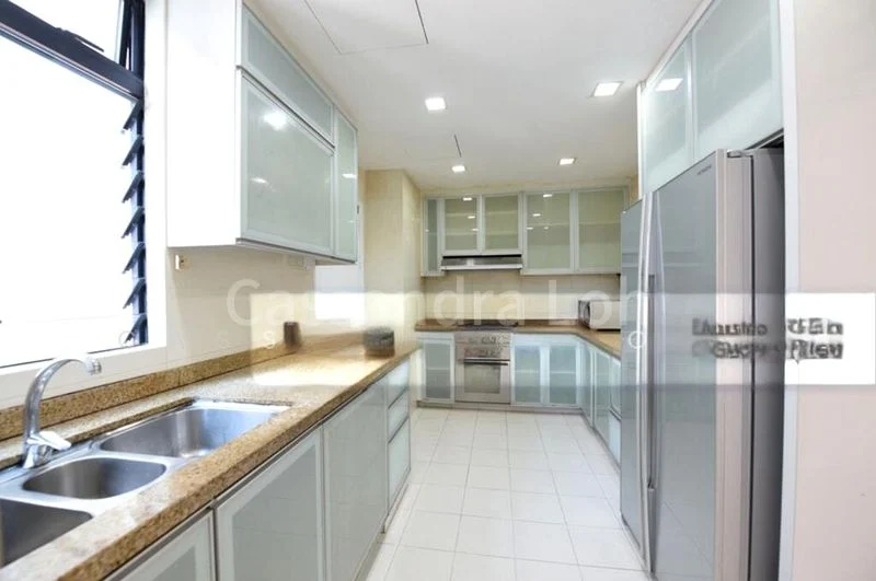 5 Bed Condo for Rent in  Spring Grove - Image 4