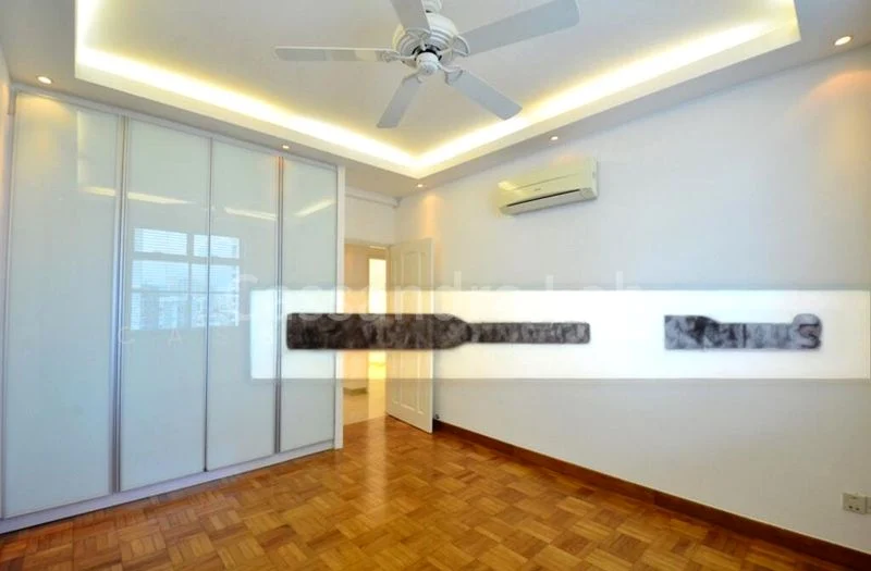 5 Bed Condo for Rent in  Spring Grove - Image 8