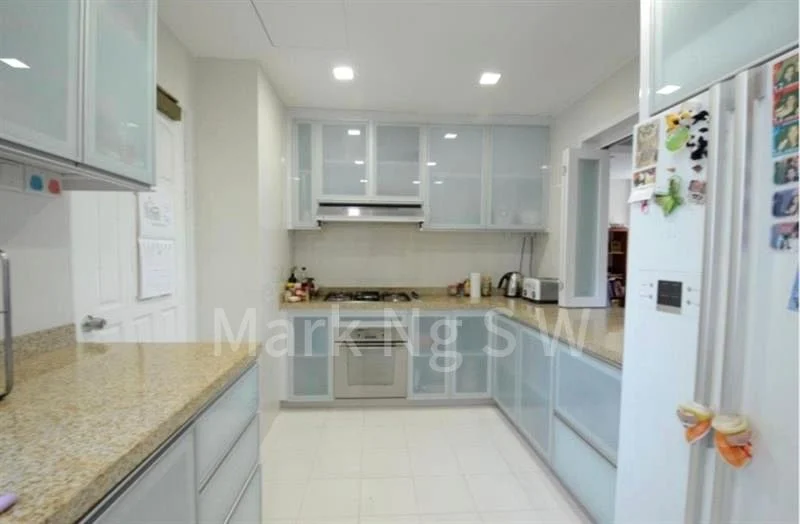 5 Bed (Condo) for Rent in  Spring Grove - Image 4