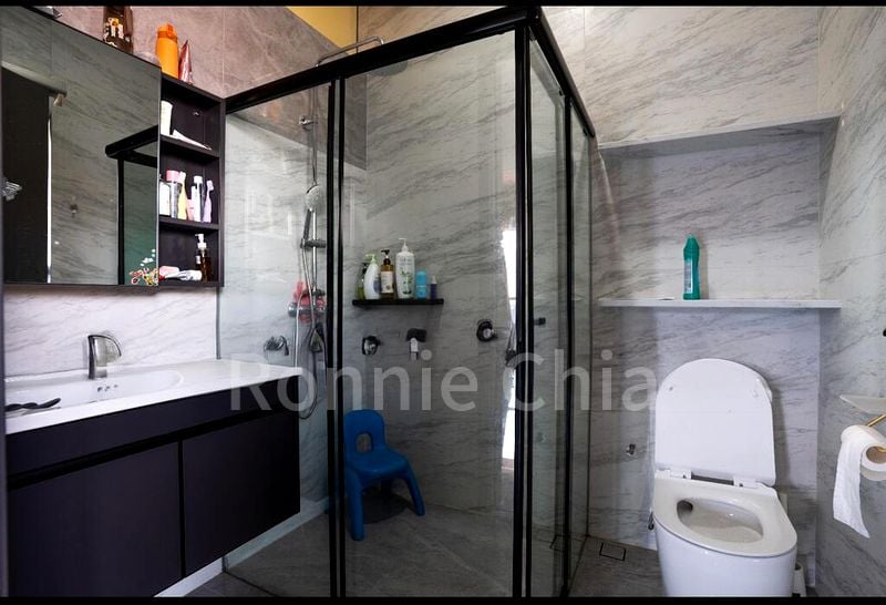 6 Bed Semi-Detached House (Landed) for Sale in  Kembangan Gardens - Image 5