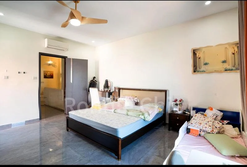 6 Bed Semi-Detached House (Landed) for Sale in  Kembangan Gardens - Image 2