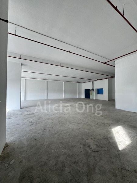 Factory / Workshop (B2) for Rent: Loyang Industrial Estate - Image 1