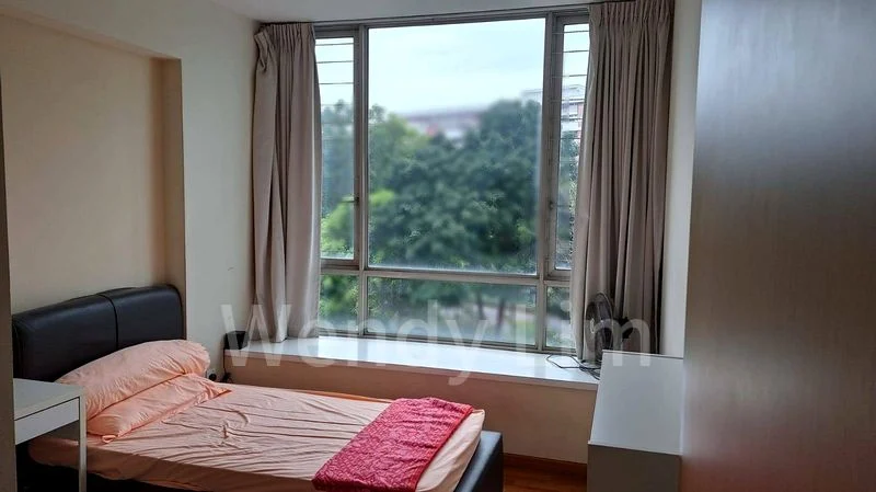 3 Bed Condo for Rent in  The Quartz - Image 2