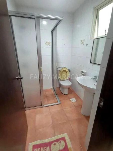 Master Room (Landed) for Rent in  Telok Kurau Road - Image 6