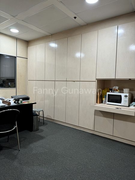 Mall Shop for Sale in  Peninsula Plaza - Image 2