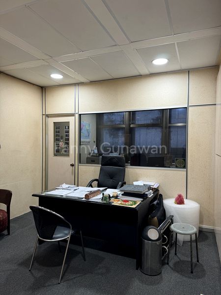 Mall Shop for Sale in  Peninsula Plaza - Image 1