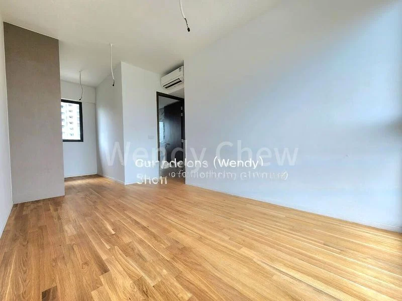 5 Bed Condo for Rent in  Clavon - Image 2