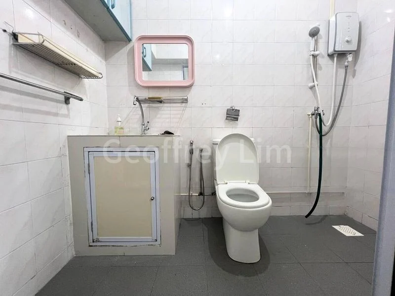 4 Room (4NG) HDB for Rent in 327 Sembawang Crescent - Image 6