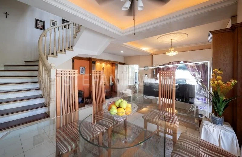 5 Bed Corner Terrace (Landed) for Sale in Palm Haven - Image 3