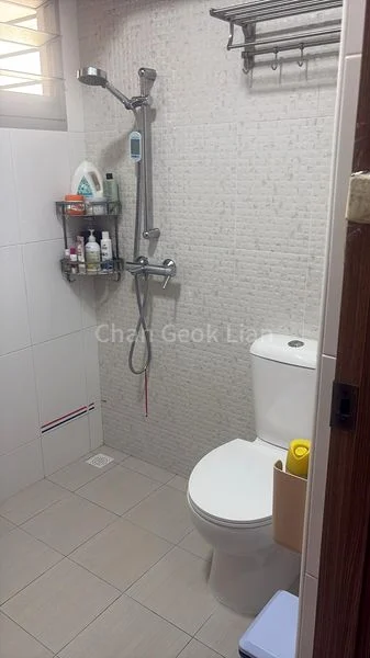 Common Room (HDB) for Rent in 461A Bukit Batok West Avenue 8 - Image 3