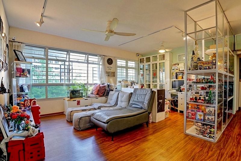 5 Room (5I) HDB for Sale in 445 Bukit Batok West Avenue 8 - Image 2