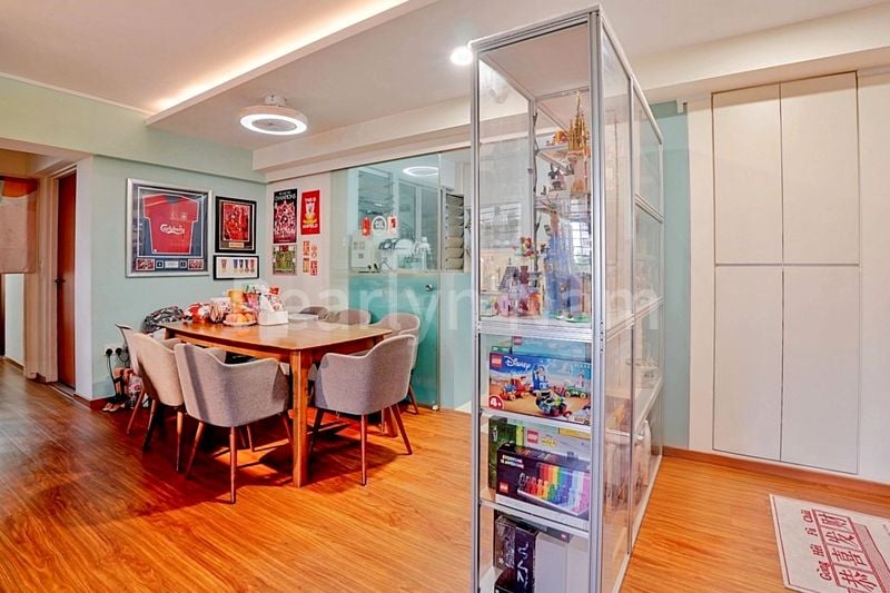 5 Room (5I) HDB for Sale in 445 Bukit Batok West Avenue 8 - Image 3