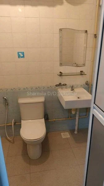 5 Room (5I) HDB for Rent in  144 Lorong 2 Toa Payoh - Image 11