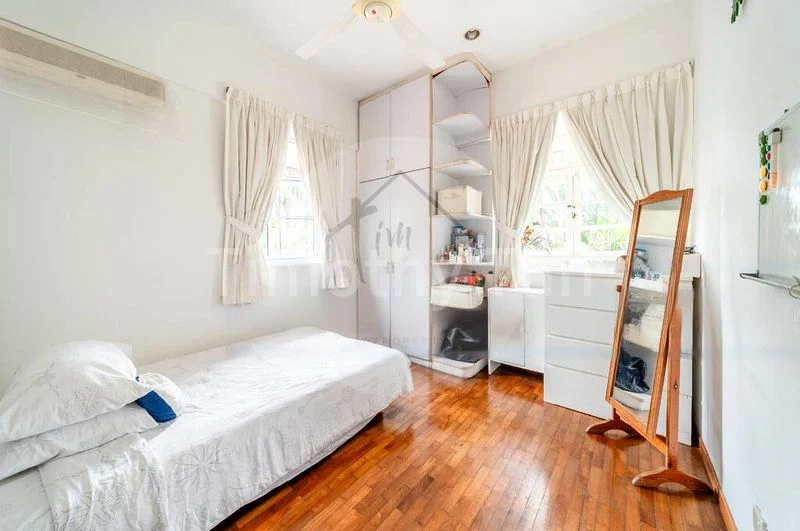 6 Bed Corner Terrace (Landed) for Sale in  Clementi Park - Image 3
