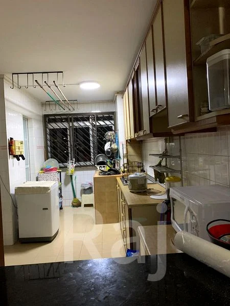 5 Room (5STD) HDB for Rent in  164 Simei Road - Image 5