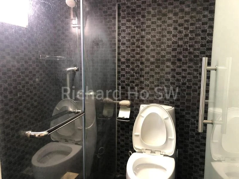 5 Room (5I) HDB for Rent in  174A Edgedale Plains - Image 6