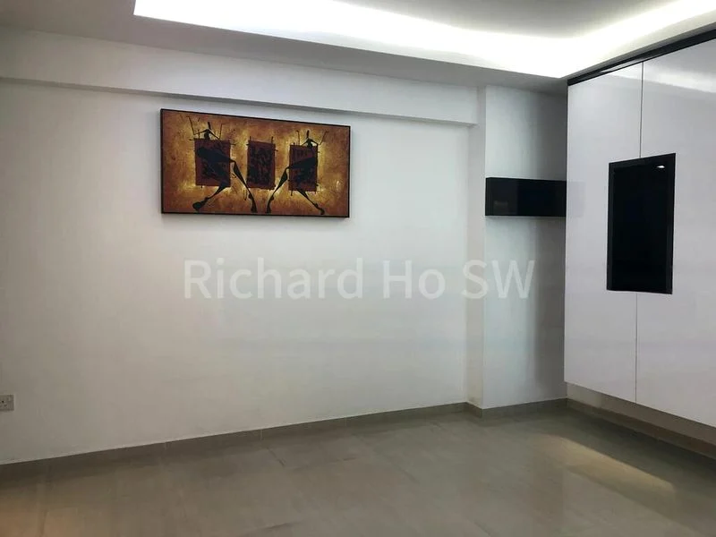 5 Room (5I) HDB for Rent in  174A Edgedale Plains - Image 2