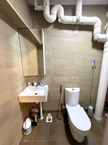 4 Room (4A) HDB for Sale in  954 Hougang Avenue 9 - Image 5