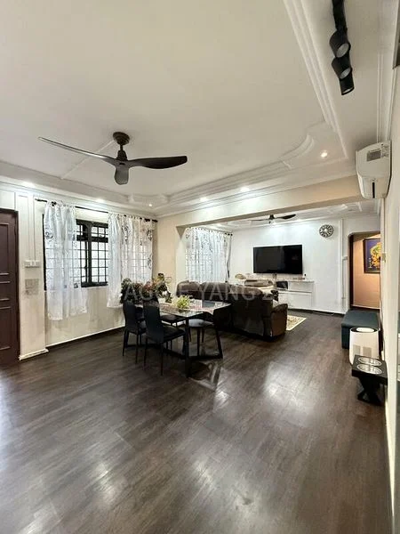 4 Room (4A) HDB for Sale in  954 Hougang Avenue 9 - Image 2