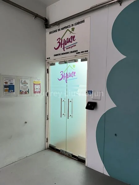 4 Room (4A) HDB for Sale in  891 Tampines Avenue 8 - Image 9