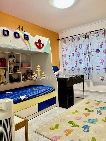 Room (HDB) for Rent in  539 Bukit Batok Street 52 - Image 1