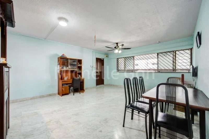 4 Room (4A) HDB for Sale in  412 Jurong West Street 42 - Image 2