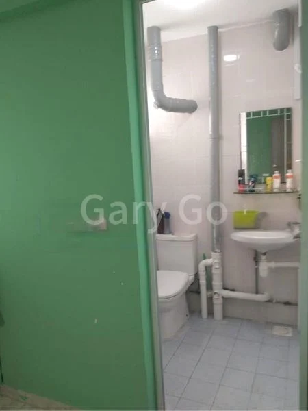 Common Room (HDB) for Rent in  219 Serangoon Avenue 4 - Image 9