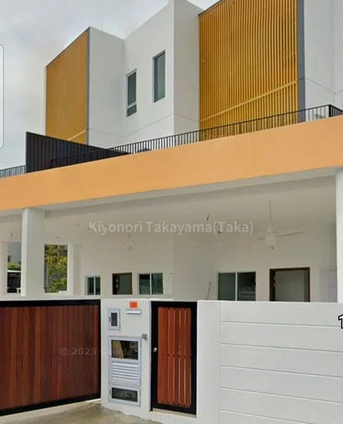 5 Bed Semi-Detached House (Landed) for Sale in  Loyang Valley - Image 1