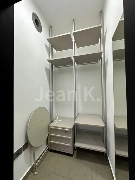 1 Bed Condo for Rent in  The Sorrento - Image 7